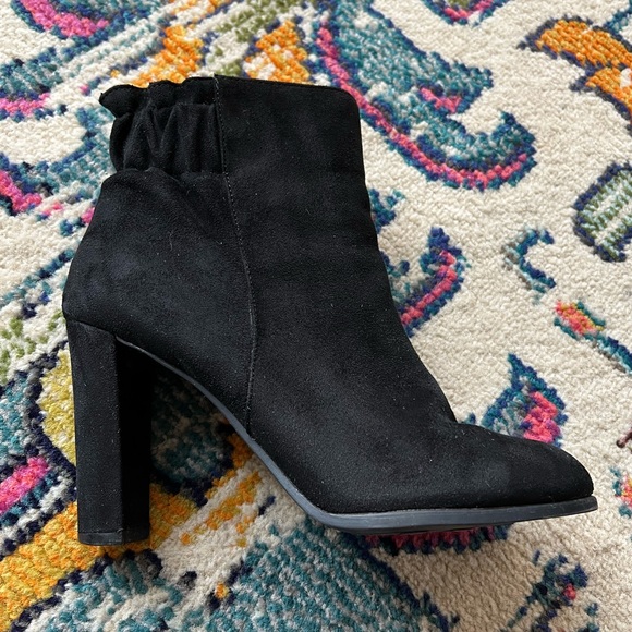 3 inch Black Suede Ankle Boots Size 7 - Picture 6 of 9